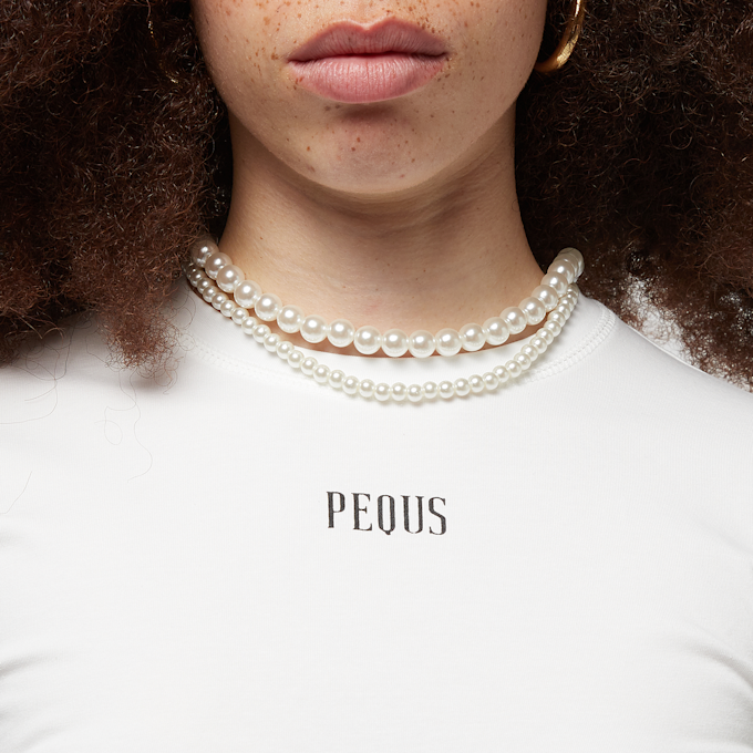 PEQUS Logo T-Shirt wit 27935 3