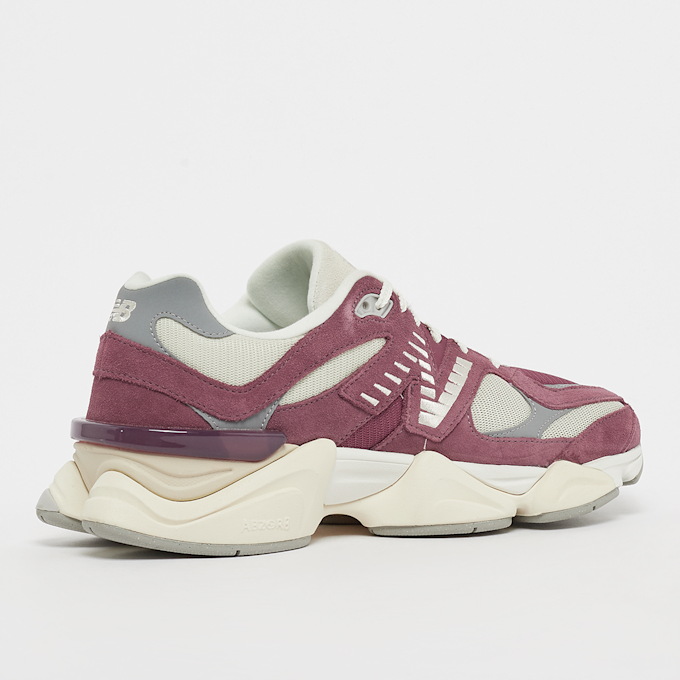 New Balance 9060 rouge 23128 3