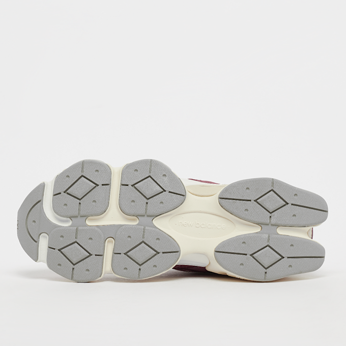 New Balance 9060 rouge 23128 4