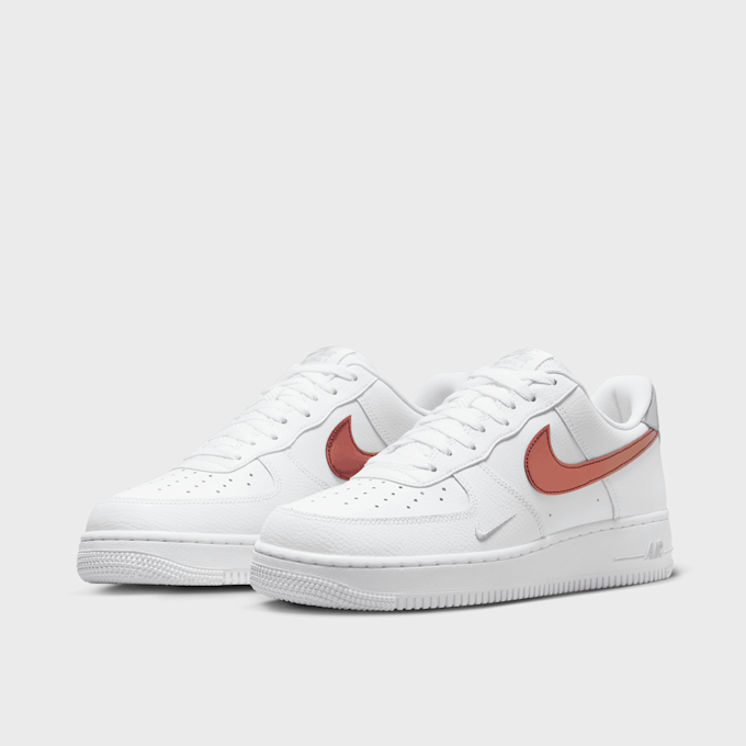Nike WMNS Air Force 1 '07 weiß 24036 4