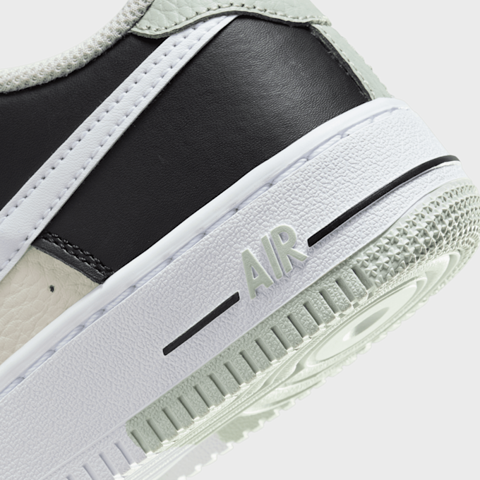 Nike Air Force 1 (GS) noir 24148 8