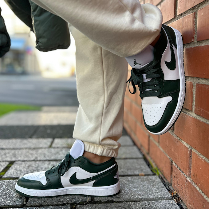 Jordan WMNS Air Jordan 1 Low vert 24156 9