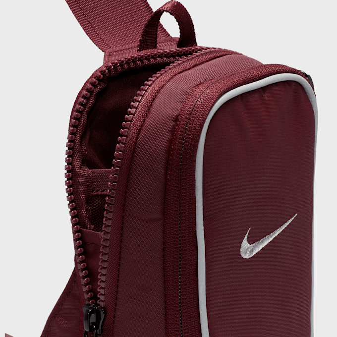 Nike Sportswear Essentials czerwony 24187 4