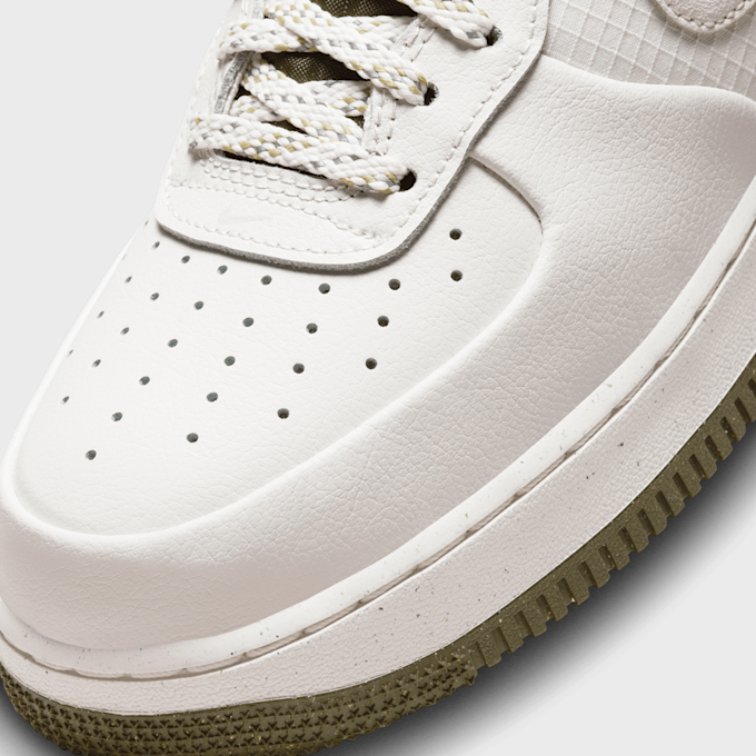 Nike Air Force 1 '07 LV8 blanc 24215 7