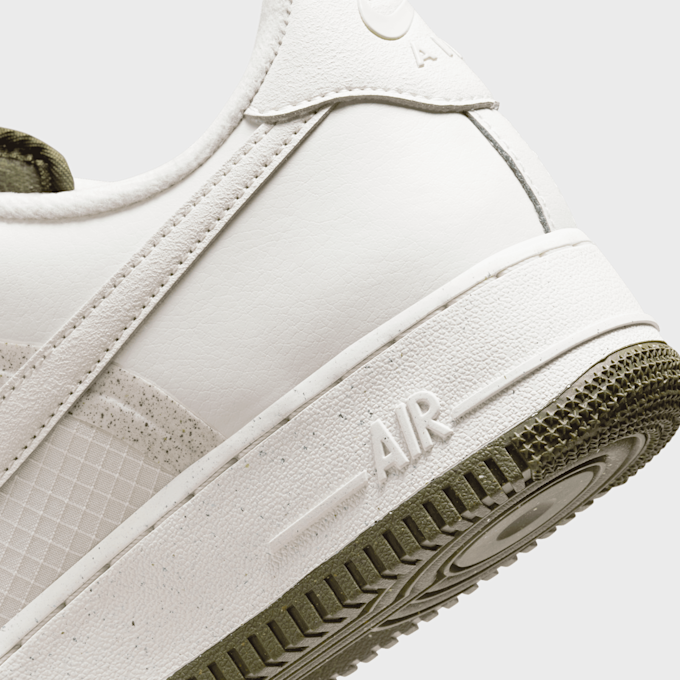 Nike Air Force 1 '07 LV8 blanco 24215 8