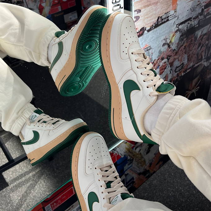 Nike WMNS Air Force 1 '07 LV8 bege 24233 9