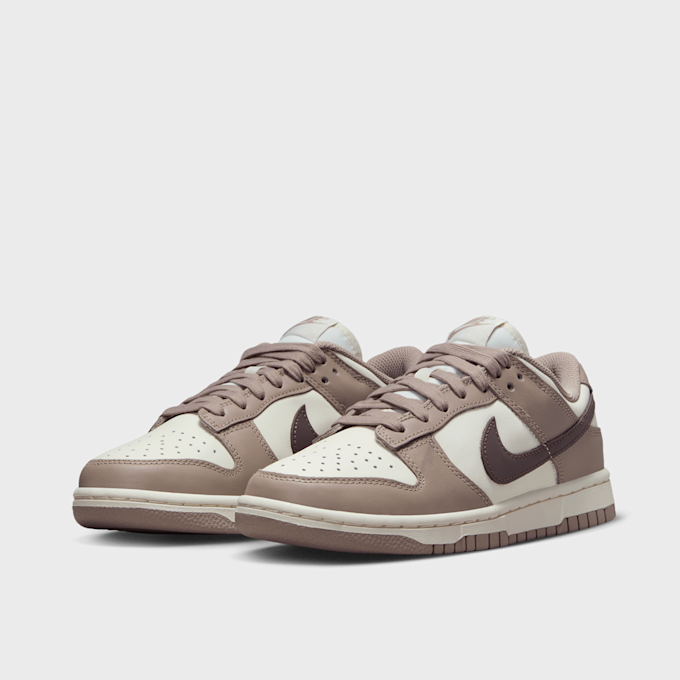 Nike WMNS Dunk Low braun 24238 4