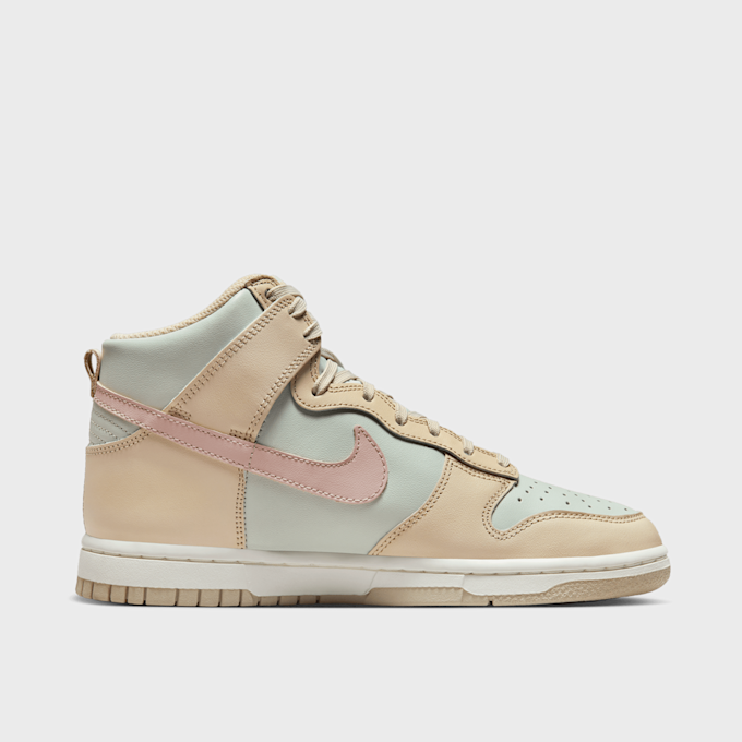 Nike WMNS Dunk High beige 24239 2