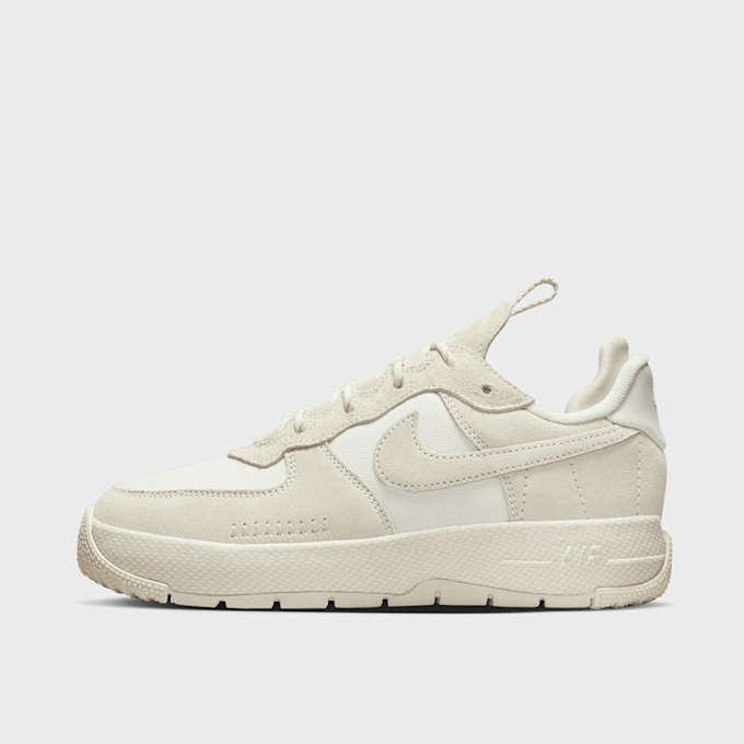 Nike WMNS Air Force 1 Wild crna 24253 1