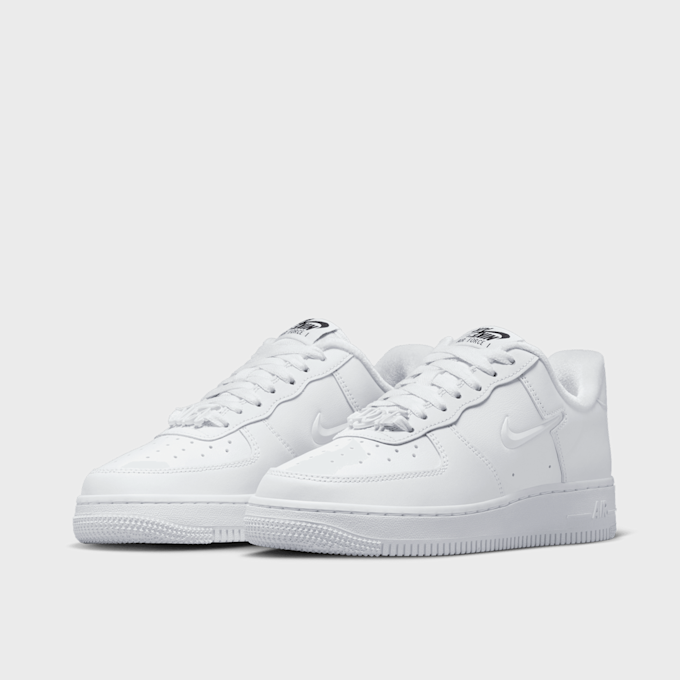 Nike WMNS Air Force 1 '07 SE biały 24289 4