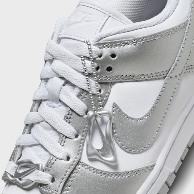 Nike WMNS Dunk Low blanc 24293 9
