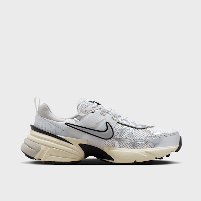Nike WMNS V2K Run Shoes blanc 24317 2