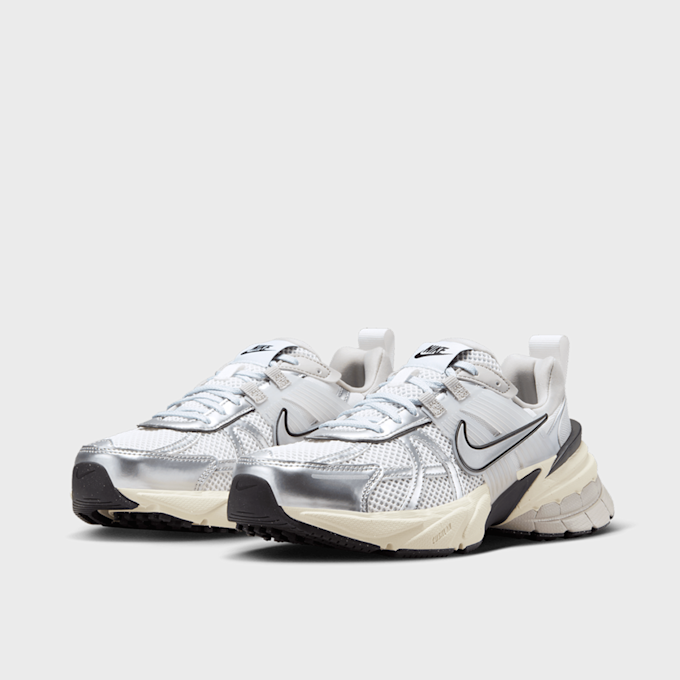 Nike WMNS V2K Run Shoes weiß 24317 4