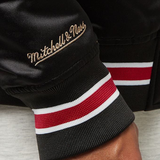 Mitchell & Ness NBA Heavyweight Satin Jacket Philadelphia 76ers zwart 24401 5