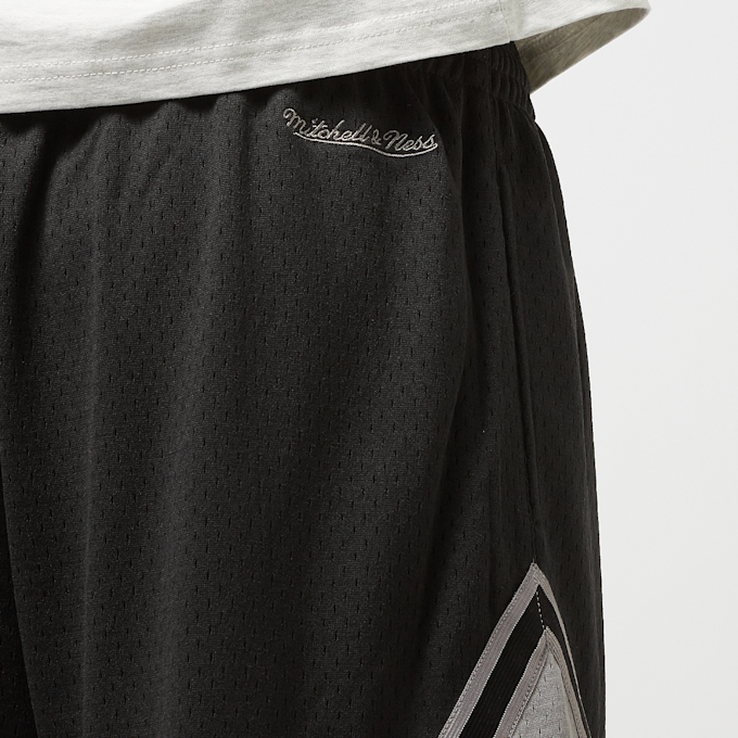 Mitchell & Ness Branded Diamond Script Short negro 24404 4