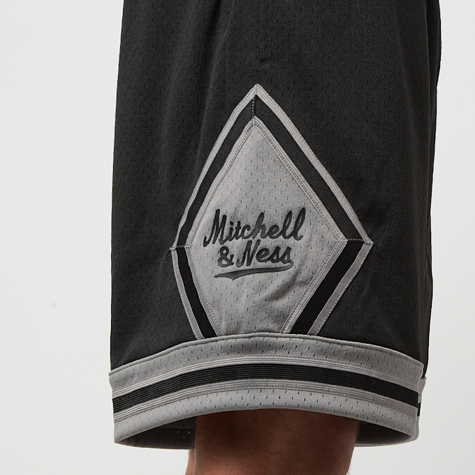 Mitchell & Ness Branded Diamond Script Short preto 24404 5
