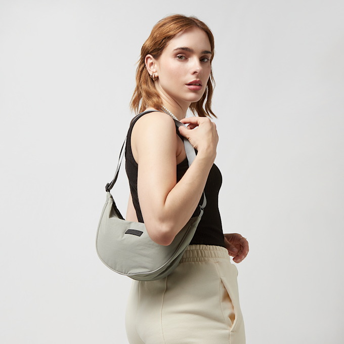 SNIPES Rubber Badge Basic Logo Shoulder Bag gris 24624 4