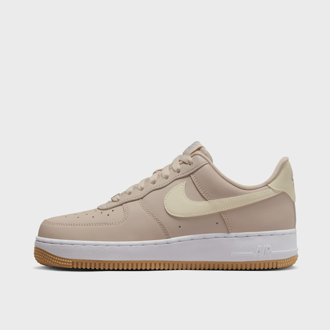 Nike WMNS Air Force 1 '07 beige 24774 1