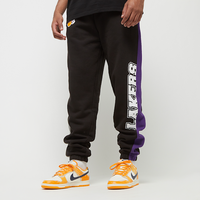 New Era NBA Large Graphic Jogger Los Angeles Lakers schwarz 24894 1