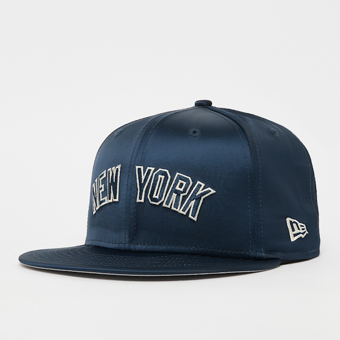 New Era 9Fifty Satin Script MLB New York Yankees czarny 25270 1