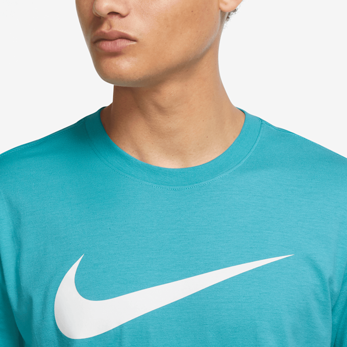 Nike Sportswear Swoosh T-Shirt turquesa 28258 3