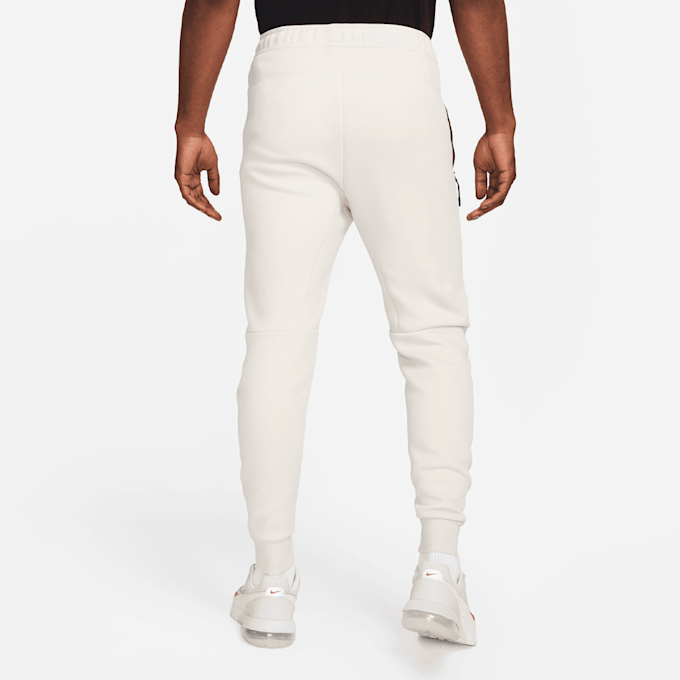 Nike Tech Fleece Jogger beige 28289 2