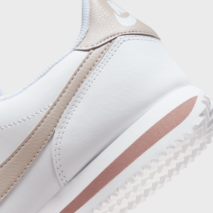 Nike WMNS Cortez bianco 28335 8