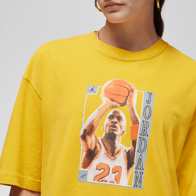 Jordan Women's Oversized Graphic T-Shirt amarelo 28403 3