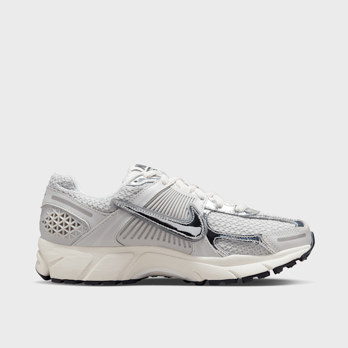 Nike WMNS Zoom Vomero 5 grau 28412 2