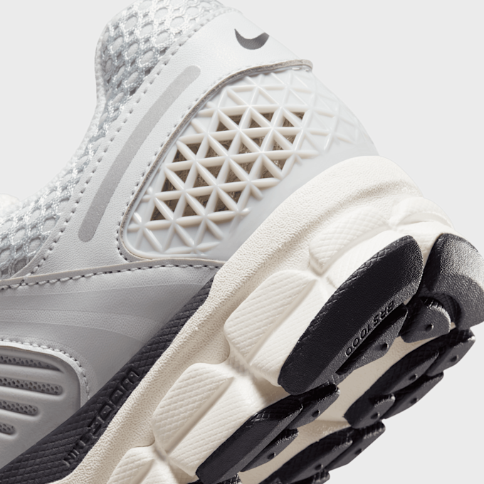 Nike   WMNS Zoom Vomero 5 cinzento 28412 8