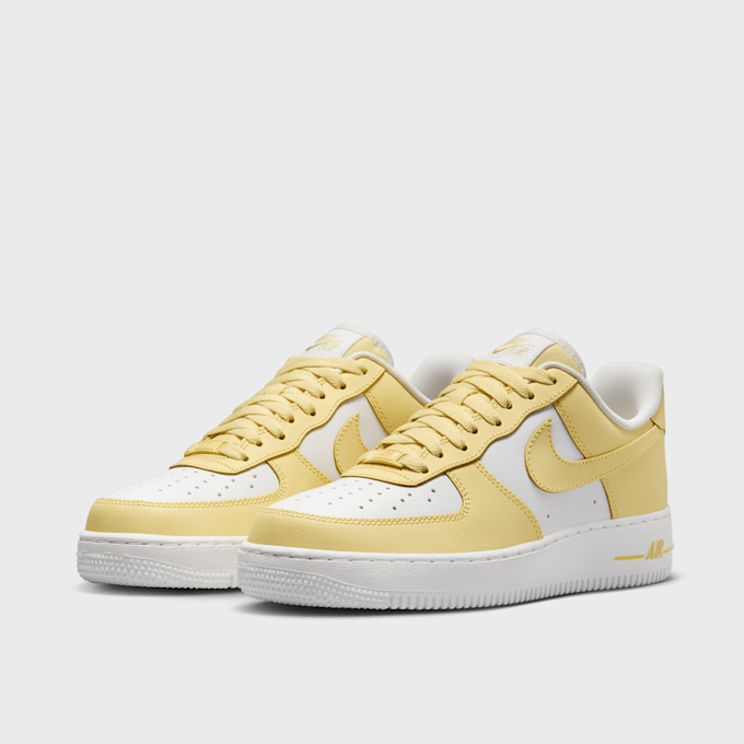 Nike WMNS Air Force 1 '07 amarelo 28415 4