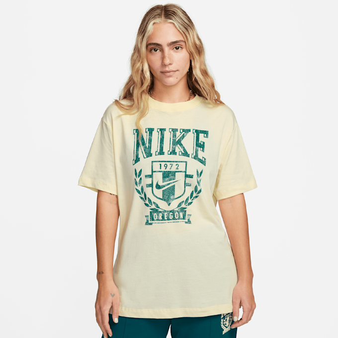 Nike Sportswear Boyfriend Tee Varsity beige 28456 1