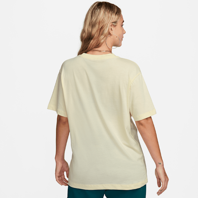 Nike Sportswear Boyfriend Tee Varsity beige 28456 2