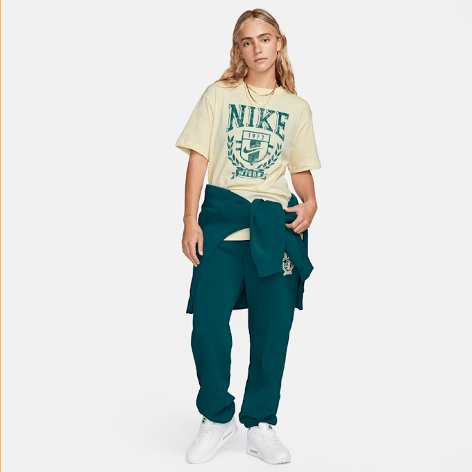 Nike Sportswear Boyfriend Tee Varsity beige 28456 4