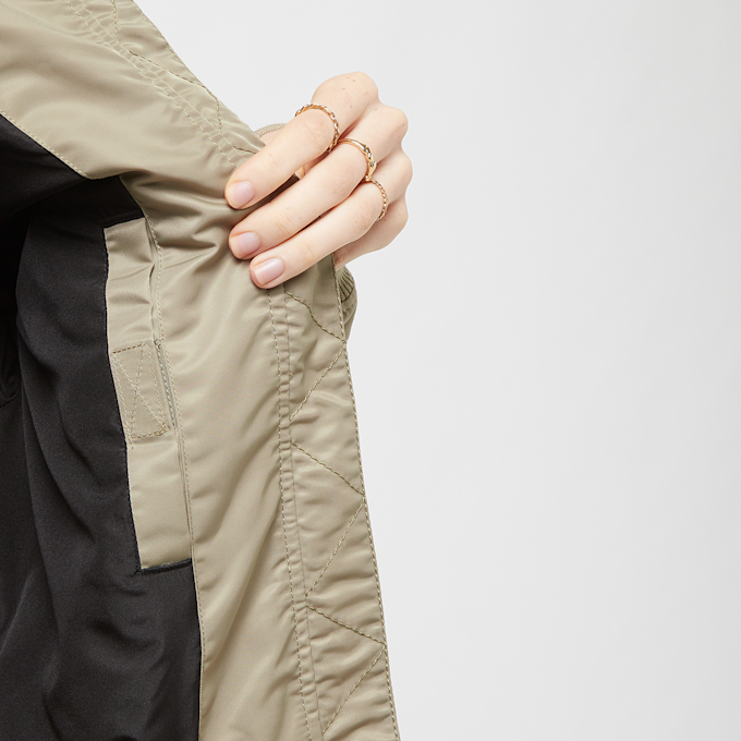 SNIPES Small Logo Padded Cropped Bomber Jacket vert 29300 5