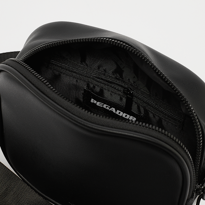 Pegador Skibo Logo Faux Leather Shoulder Strap Bag noir 29457 4