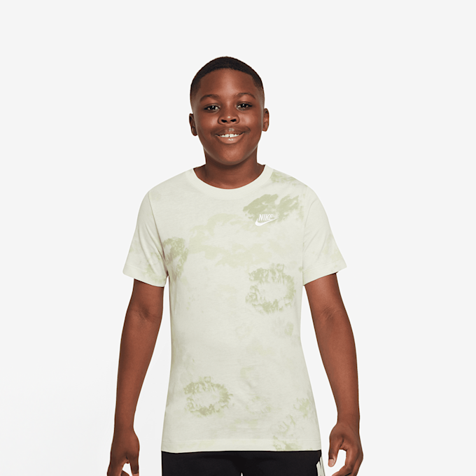 Nike   Sportswear Club Short Sleeve grün 30807 1
