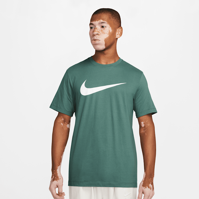 Nike Sportswear Tee Icon Swoosh vert 31239 1