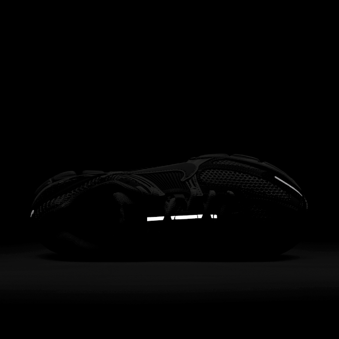 Nike WMNS Zoom Vomero 5 siva 31305 8