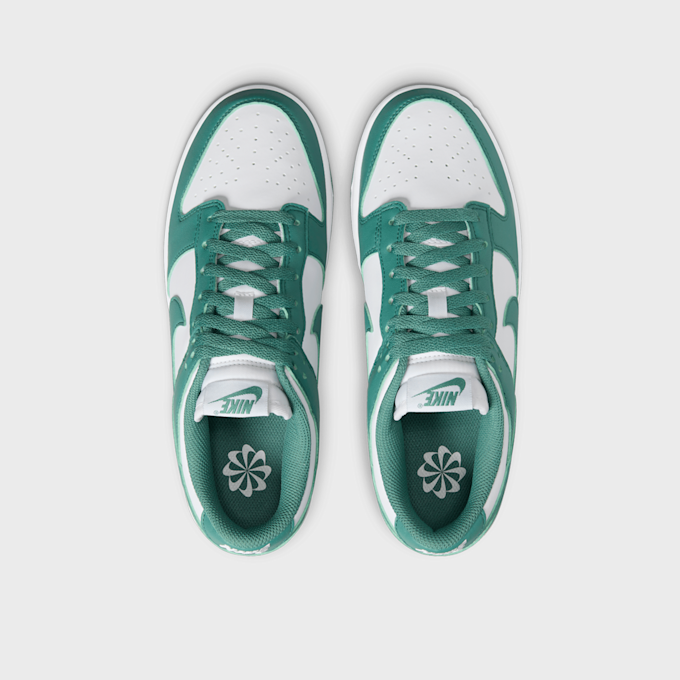 Nike WMNS Dunk Low grün 31318 6