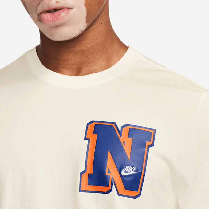 Nike Sportswear Tee Club SSNL Low Brand Read beige 31347 3