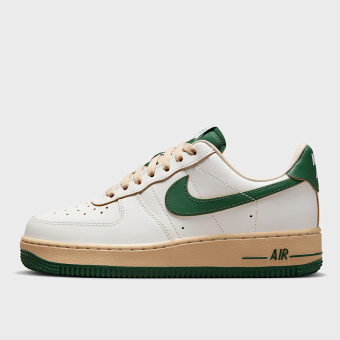 Nike Air Force 1 ´07 LV8 weiß 31513 1
