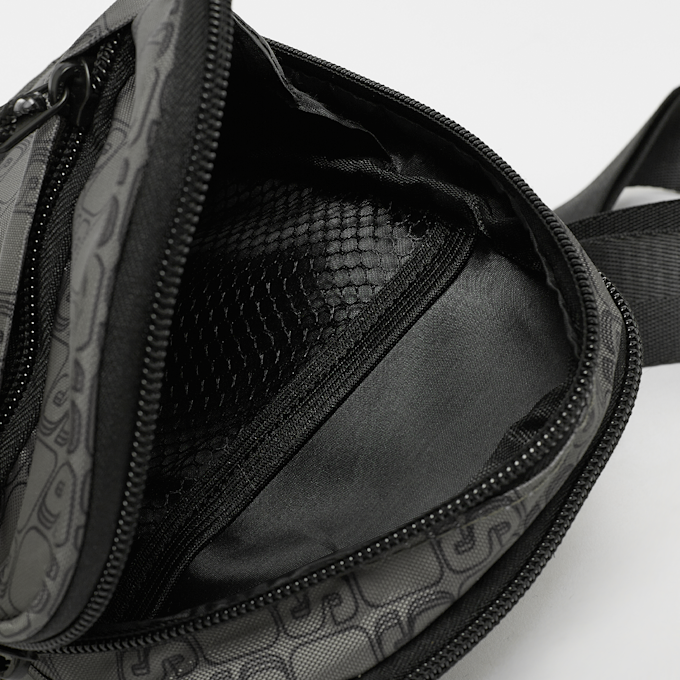 SNIPES Rubber Badge Basic Logo Pattern Small Sling Bag siva 31749 5