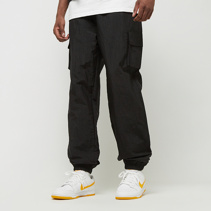 New Era Woven Trackpant preto 32330 1