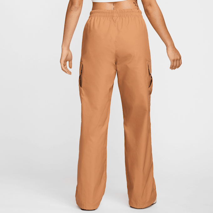 Nike Sportswear Essential Woven Mid-Rise Standard Cargo Pants bruin 29477 2