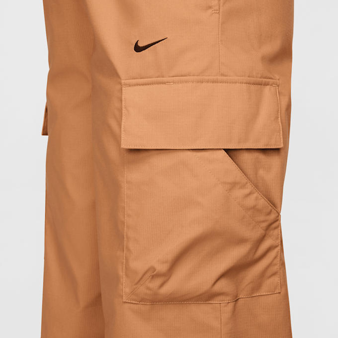Nike Sportswear Essential Woven Mid-Rise Standard Cargo Pants bruin 29477 4