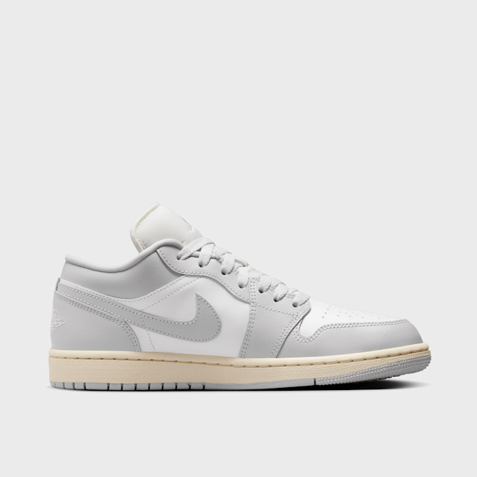 Jordan WMNS Air Jordan 1 Low szary 29558 2