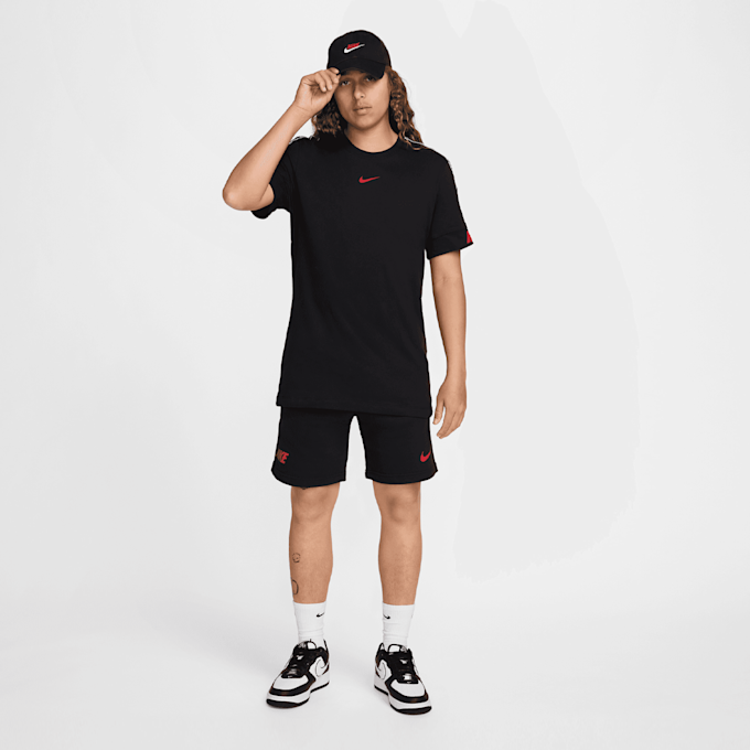 Nike Sportswear Repeat Tee zwart 29597 5