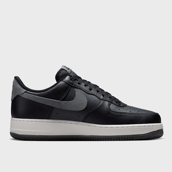Nike Air Force 1 '07 LV8 negro 29769 2