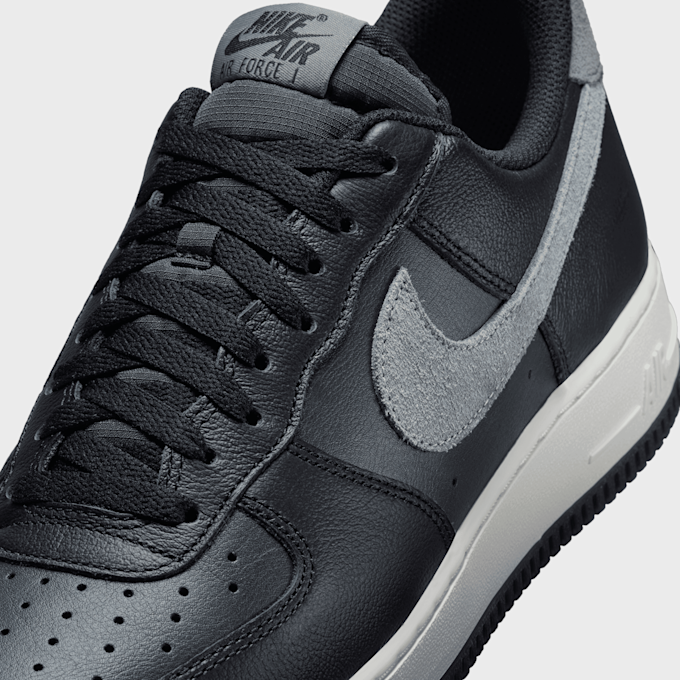 Nike   Air Force 1 '07 LV8 zwart 29769 7